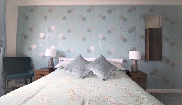 3 Bed House - Garden & Parking - Quiet Cul De Sac