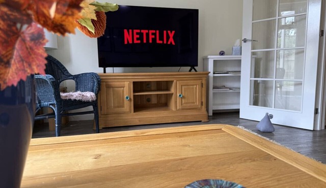 3 Bed House in Horsham Parking/Fast WIFI