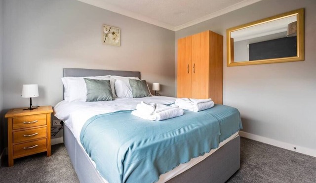 3 bed house in Larkhall with private driveway