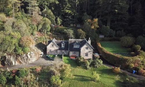 3 Bed House - Mountain Views Firepit Bbq