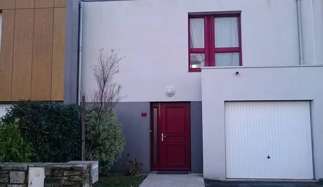 3-Bed House Near Océarium, Pets Allowed
