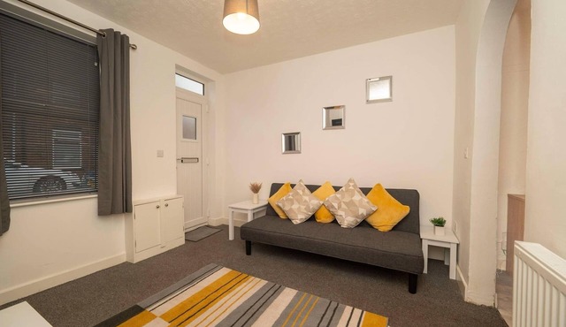 3 Bed House | Sleeps 6 | Fast Wifi