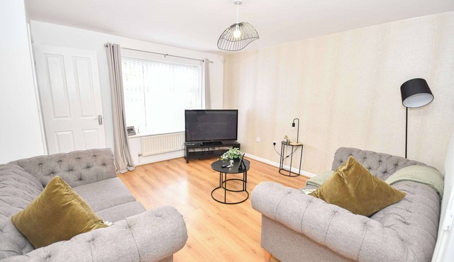 3 Bed House, Sleeps 5, Walking Distance to Centre