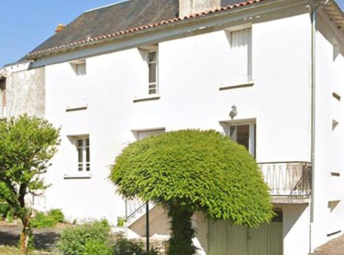 3-Bed House - Sleeps 6 - Garden Balcony Parking