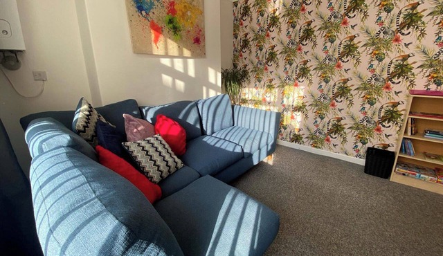 3 Bed House - Sleeps 5 - Wifi, Parking