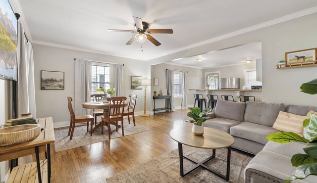 3-bed house w/bonus room, In-unit washer/dryer, fenced in yard, private parking