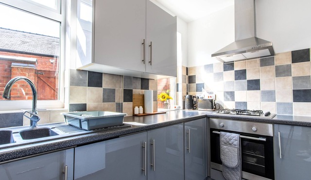 3 Bed House walking distance to Northgate Station