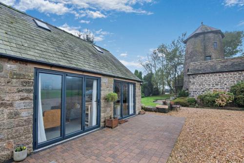 3 Bed in Ashover oc-w30175