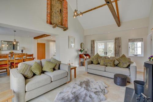 3 Bed in Elsing oc-1973