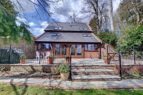 3 Bed in Hartfield oc-tw653