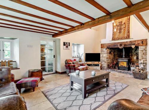 3 Bed in Llangynidr 56811