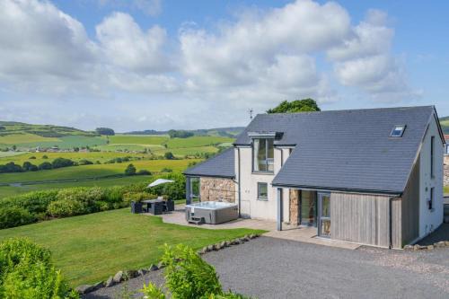 3 Bed in Newburgh oc-h32592