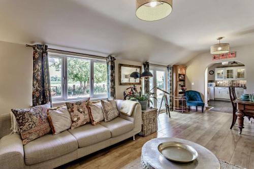 3 Bed in Sedge Fen oc-b28087