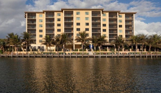3 bed luxury resort on Marco Island 6th Floor Sleeps 8