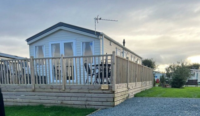 3 Bed New Lodge, Sleeps 4, Pets Welcome