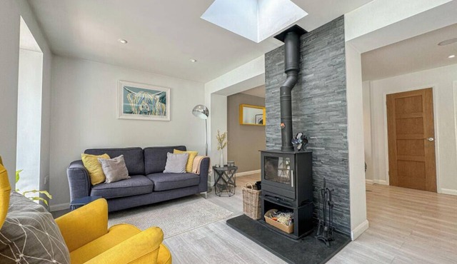 3 bed - open plan - central home - Sleeps 5-6