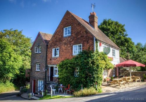 3 bed penthouse above quaint pub