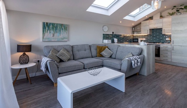 3 Bed pet friendly Beach House with sea views