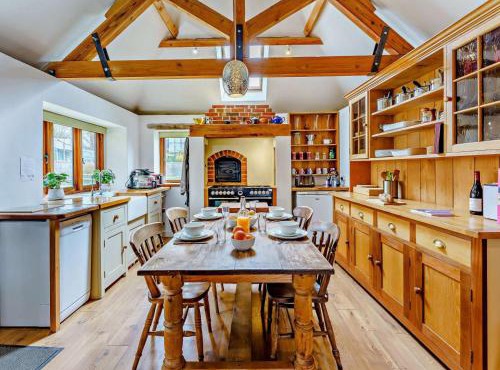 3 bed property in Aldington 54088