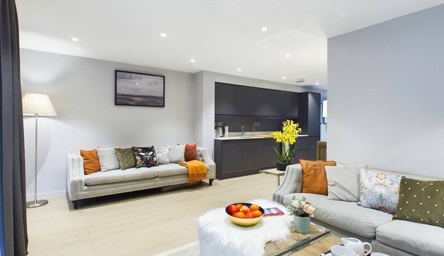 3 Bed Retreat by Wild Roses