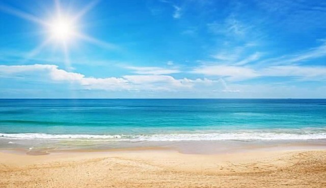 3 Bed - Sleeps 6 - Air-Con - Free Parking