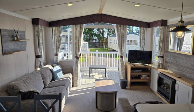 3 Bed-Sleeps 8-Free Parking-5 Min to Beach