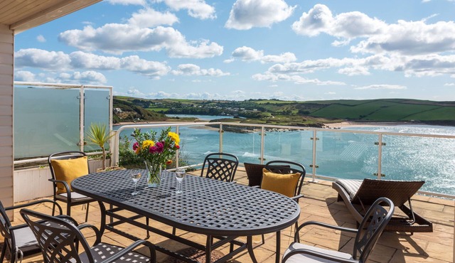 3 bed | stunning sea views & private beach access
