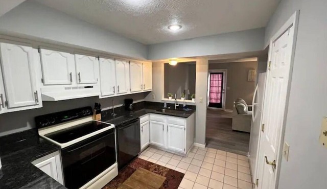 3 bed townhouse close to Casino!