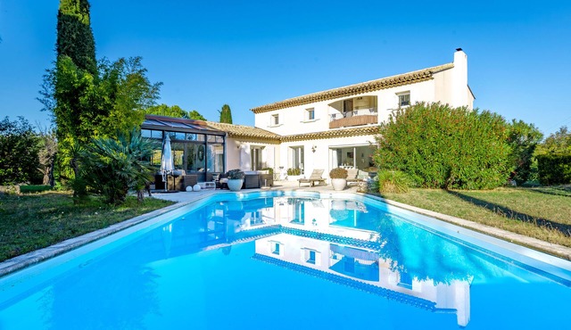 3 bed villa with heated pool, air conditioning, walking distance to the village
