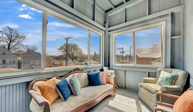 3 Bed Vintage Condo In Chicagolands Trendy Berwyn 3 Bedroom Condo by AllSet Turnover