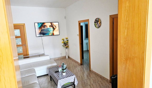 3 Bedroom Luxury Apartment For Families in Barcelona