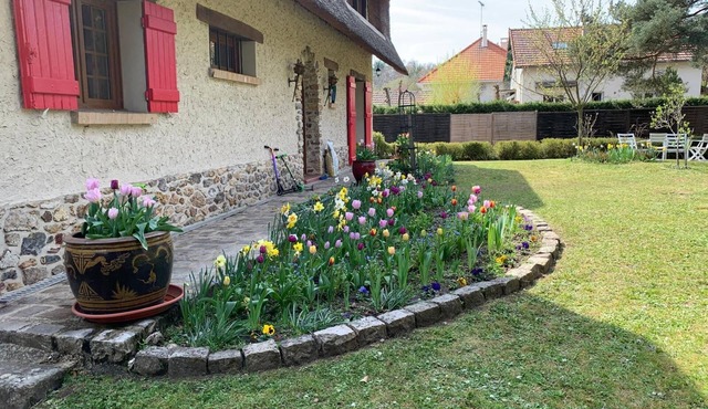 3 Bedroom Private vacation home in Saint-LÃ©ger-en-Yvelines