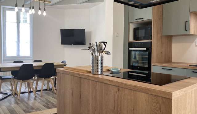 3-bedroom house in the heart of the village, 5 minutes from the beach. 4*