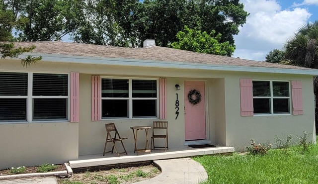 3 bedroom 1 bath house in the McGregor Corridor in Fort Myers