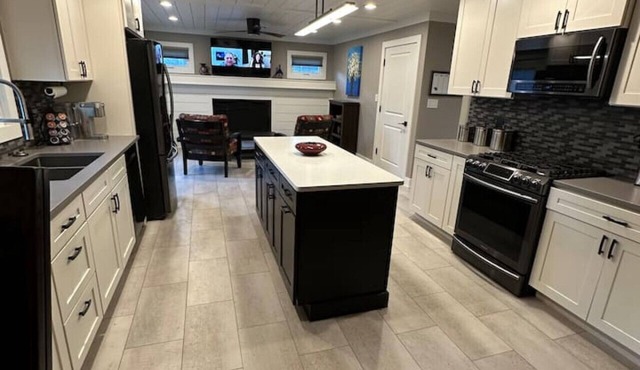 3 Bedroom 1 Bath Pet Friendly 5 min to MU