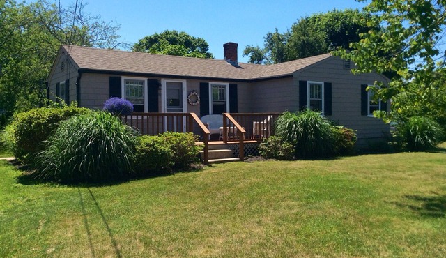 3 Bedroom 1 Bath With Central AC 1 Mile From East Matunuck Beach
