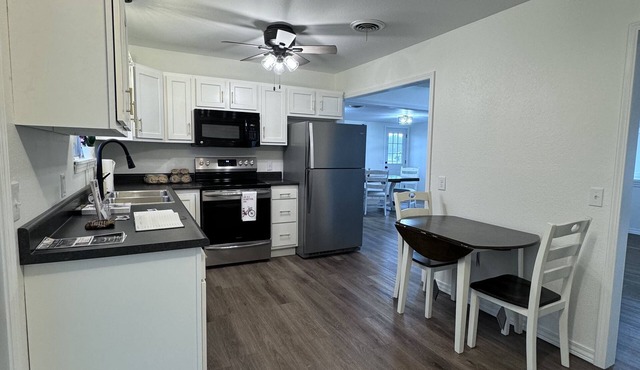 3 Bedroom 1 Large Bath, w/Fenced Back Yard!n3 Miles from West Plains!