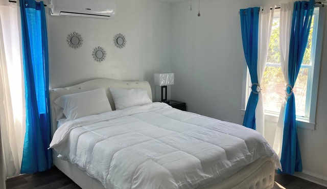 3-bedroom 1bath Luxury house with parking WiFi, AC in fabulous Philadelphia.