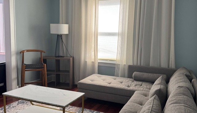 3 Bedroom 1st Floor Apartment with Parking - 30 min to NYC 15 min to MetLife