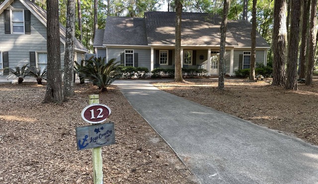 3 bedroom/2 1/2 bath ranch home, landtrans included, Melrose Pool Open!