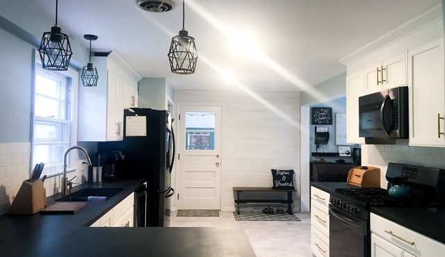 3 bedroom 2.5 bath fully renovated quiet home for EAA