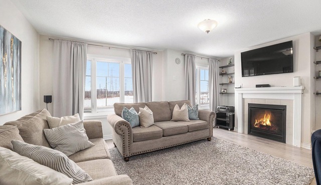 3 bedroom 2.5 Bath house- Short-term