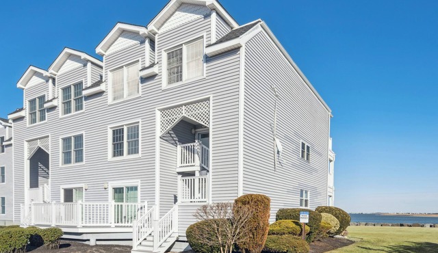 3 Bedroom 2.5 Bathroom Condo