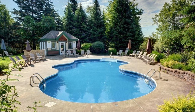 3 Bedroom, 2 Bathrooms, sleeps 7