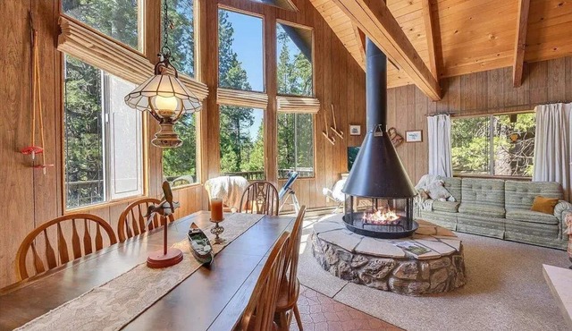 3 bedroom 2 Bath cabin 10 Mins drive to Dodge Ridge Ski Resort & Pinecrest Lake