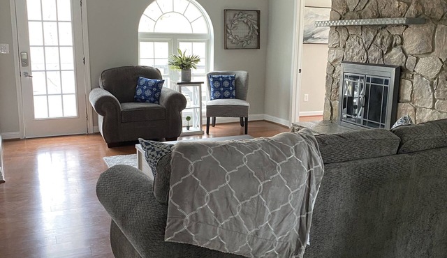 3 Bedroom 2 Bath House near Lake Lanier - Gainesville/Oakwood