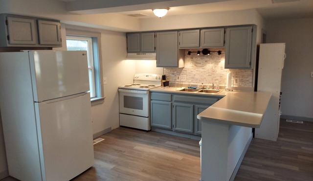 3 Bedroom 2 Bath House for short term rentals. Ski, bike, golf, boat and hike!