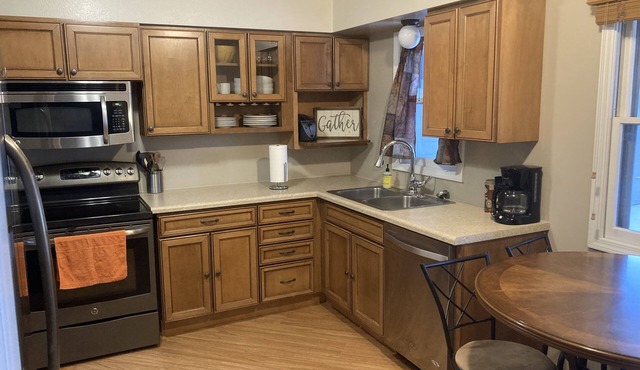 3 bedroom, 2 bath in a quiet neighborhood. nnNewly remodeled side of a duplex.