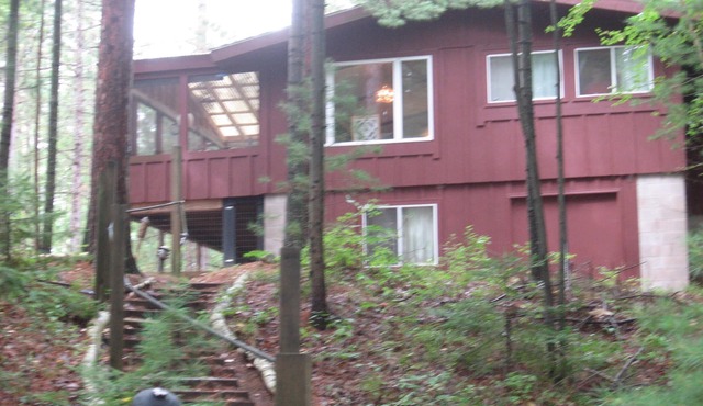 3 bedroom, 2 bath on beautiful lake