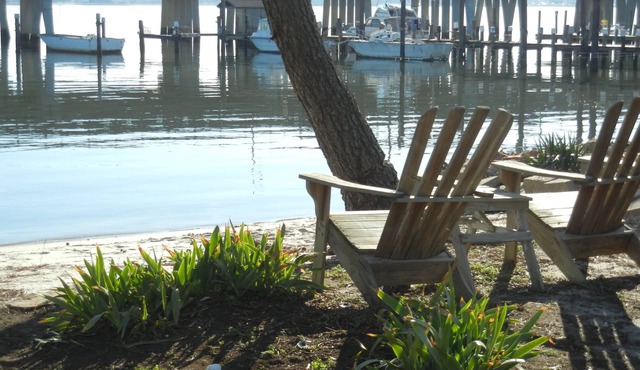 3 BEDROOM 2 BATH ON THE WATER